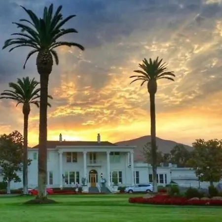 Stay In Silverado: King Bed, Renovated